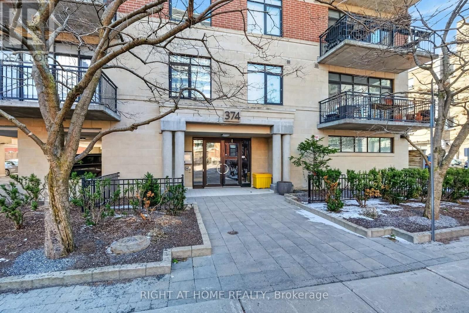 901 - 374 COOPER STREET Image 1