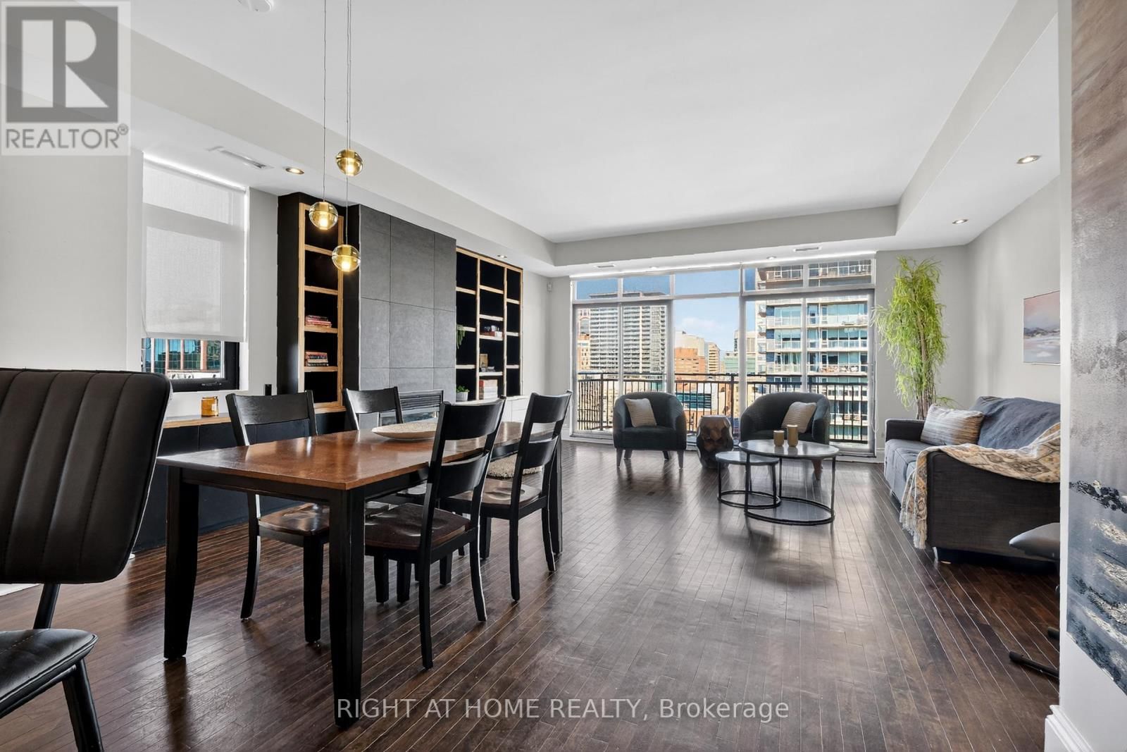 901 - 374 COOPER STREET Image 14