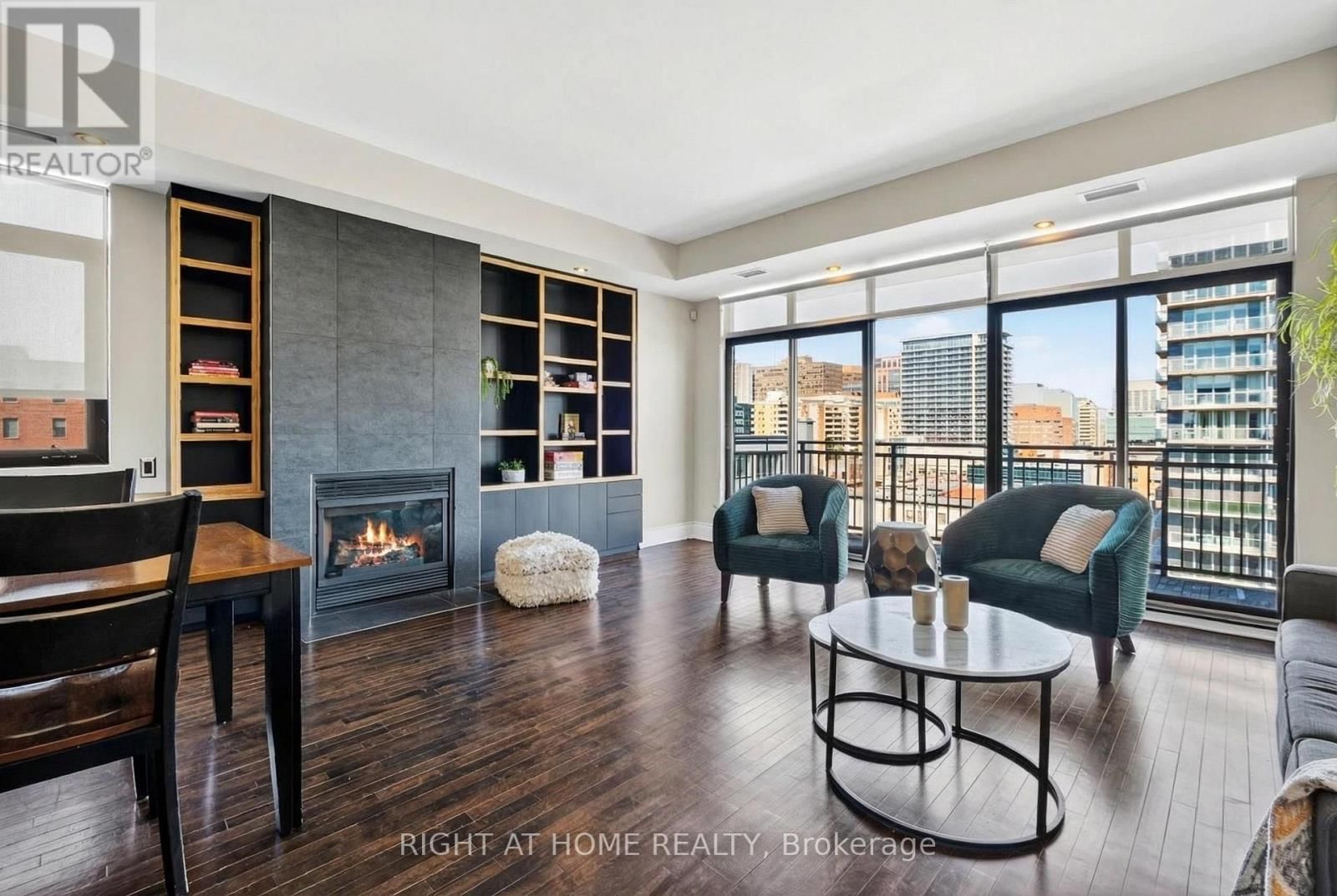 901 - 374 COOPER STREET Image 17