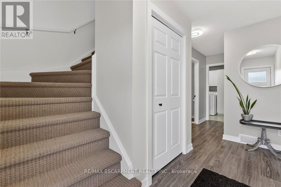 2330 CENTRE STREET Image 38