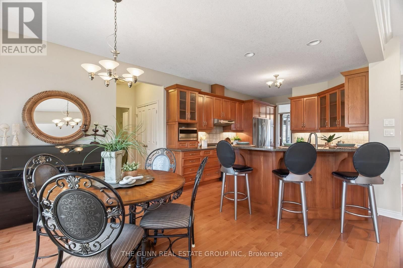 1729 RIVERBEND ROAD Image 23