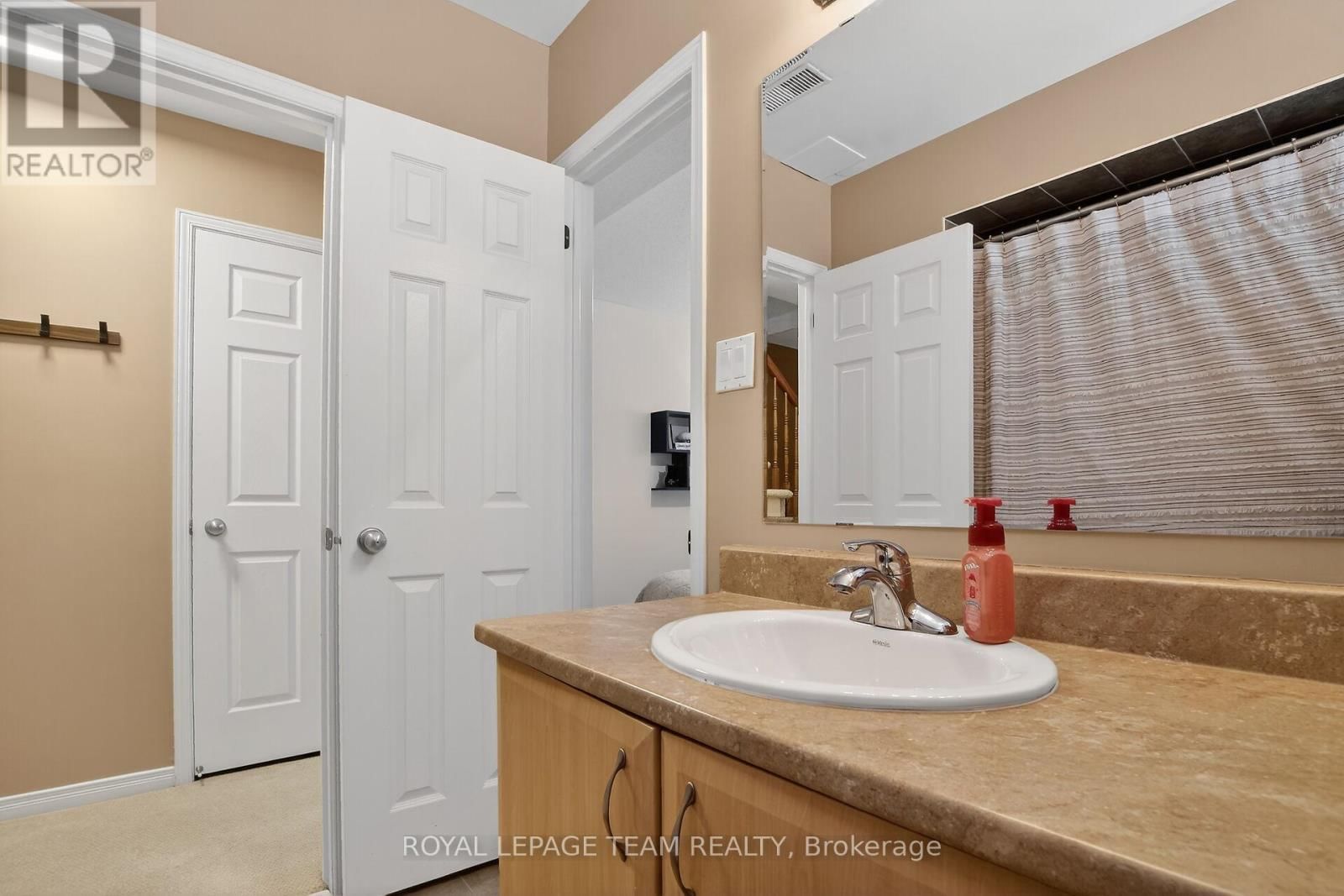 255 DEERCROFT AVENUE Image 18