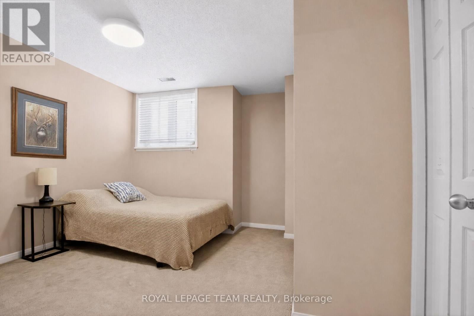 255 DEERCROFT AVENUE Image 21