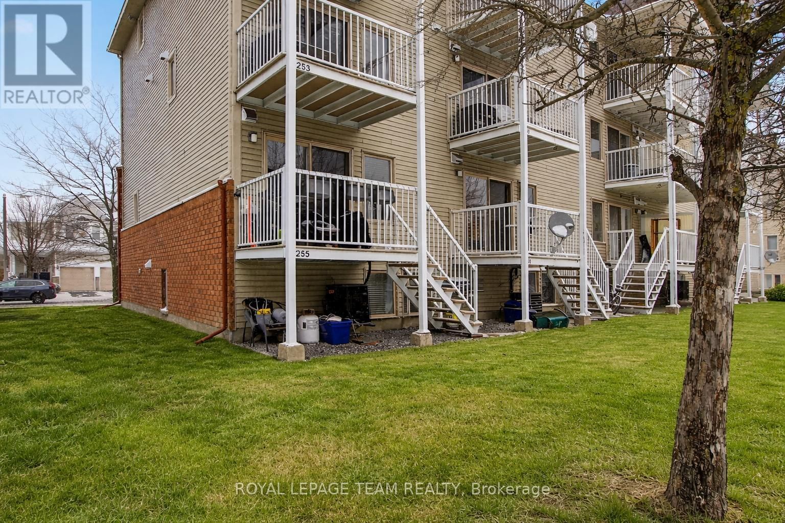 255 DEERCROFT AVENUE Image 23