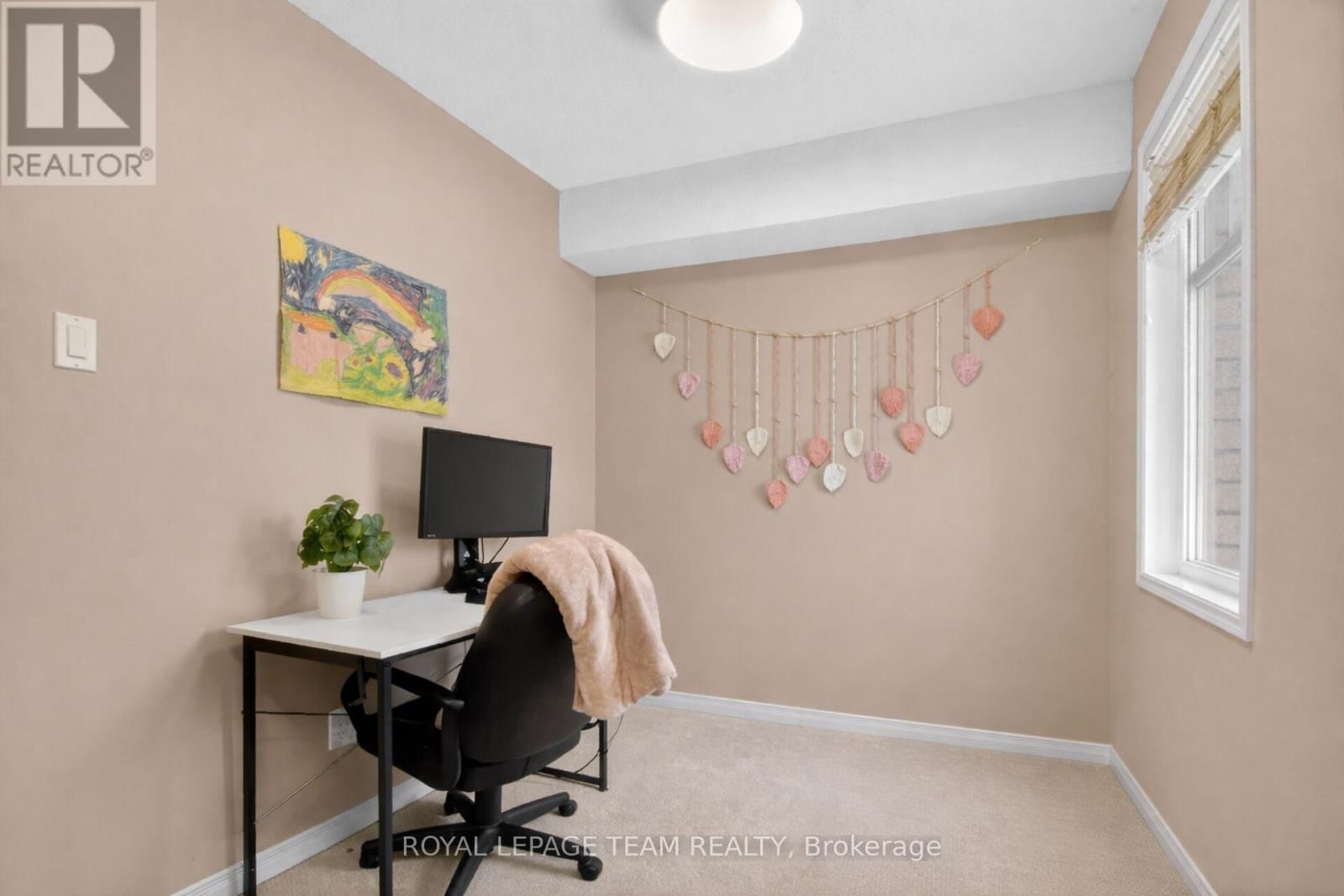 255 DEERCROFT AVENUE Image 4