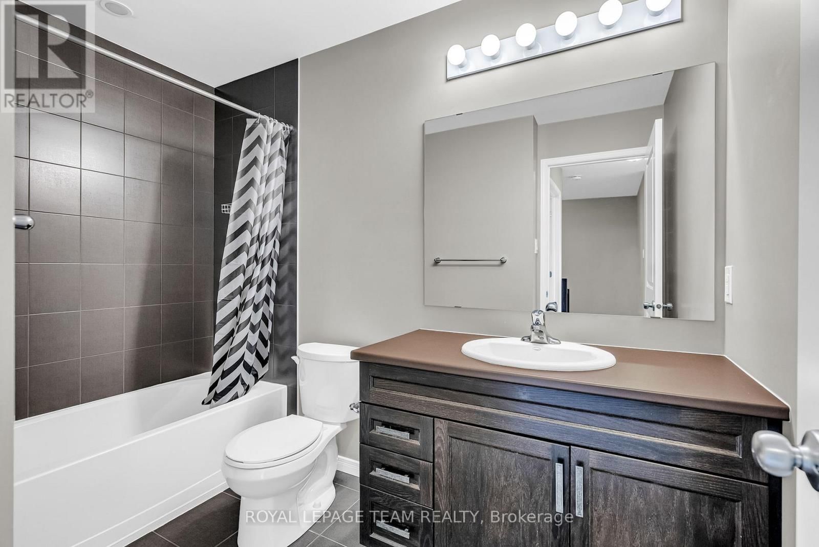 338 NONIUS STREET Image 27