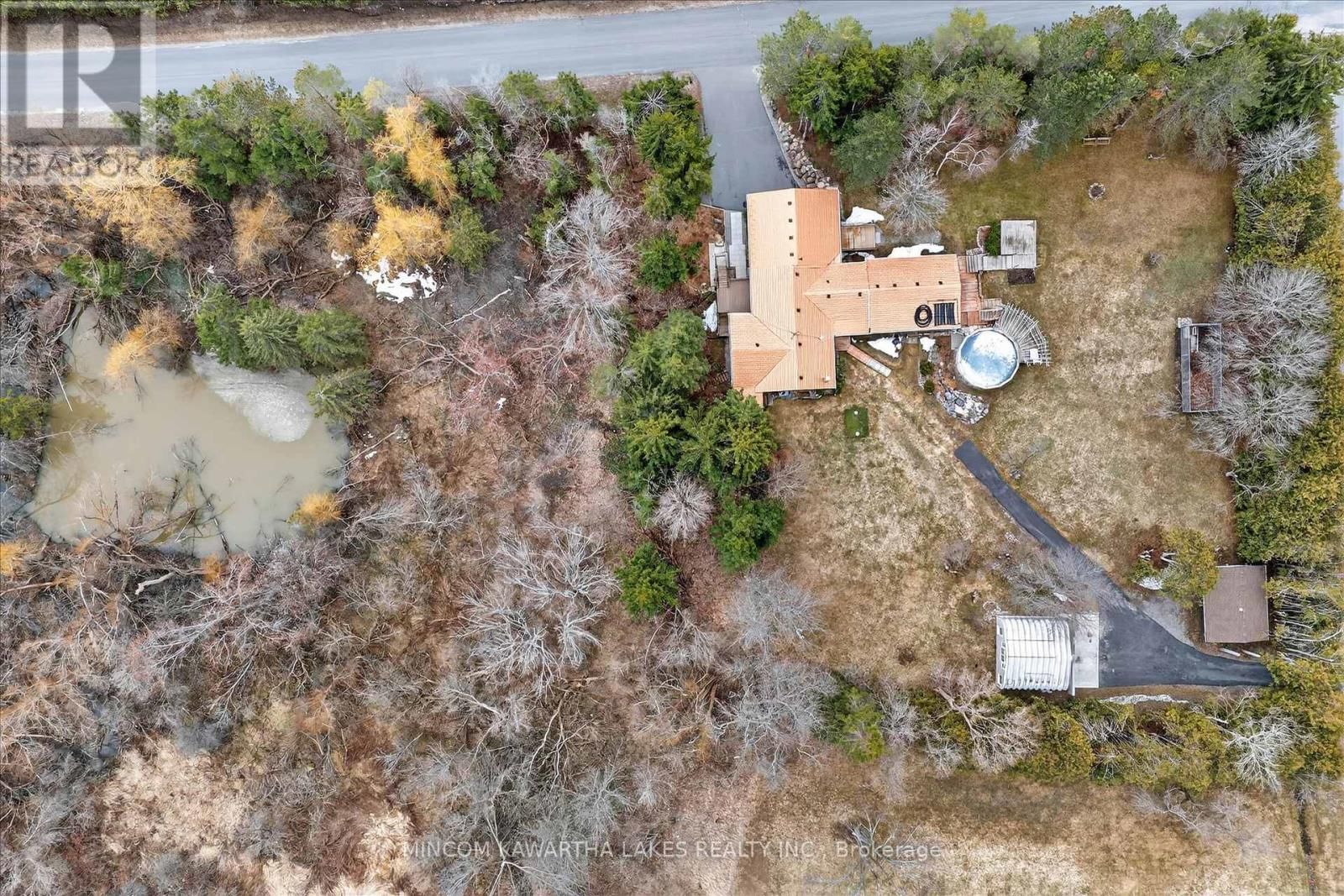 572 FALLIS LINE Image 43