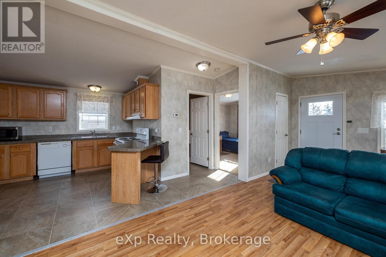 110 ROSEWOOD DRIVE Image 11