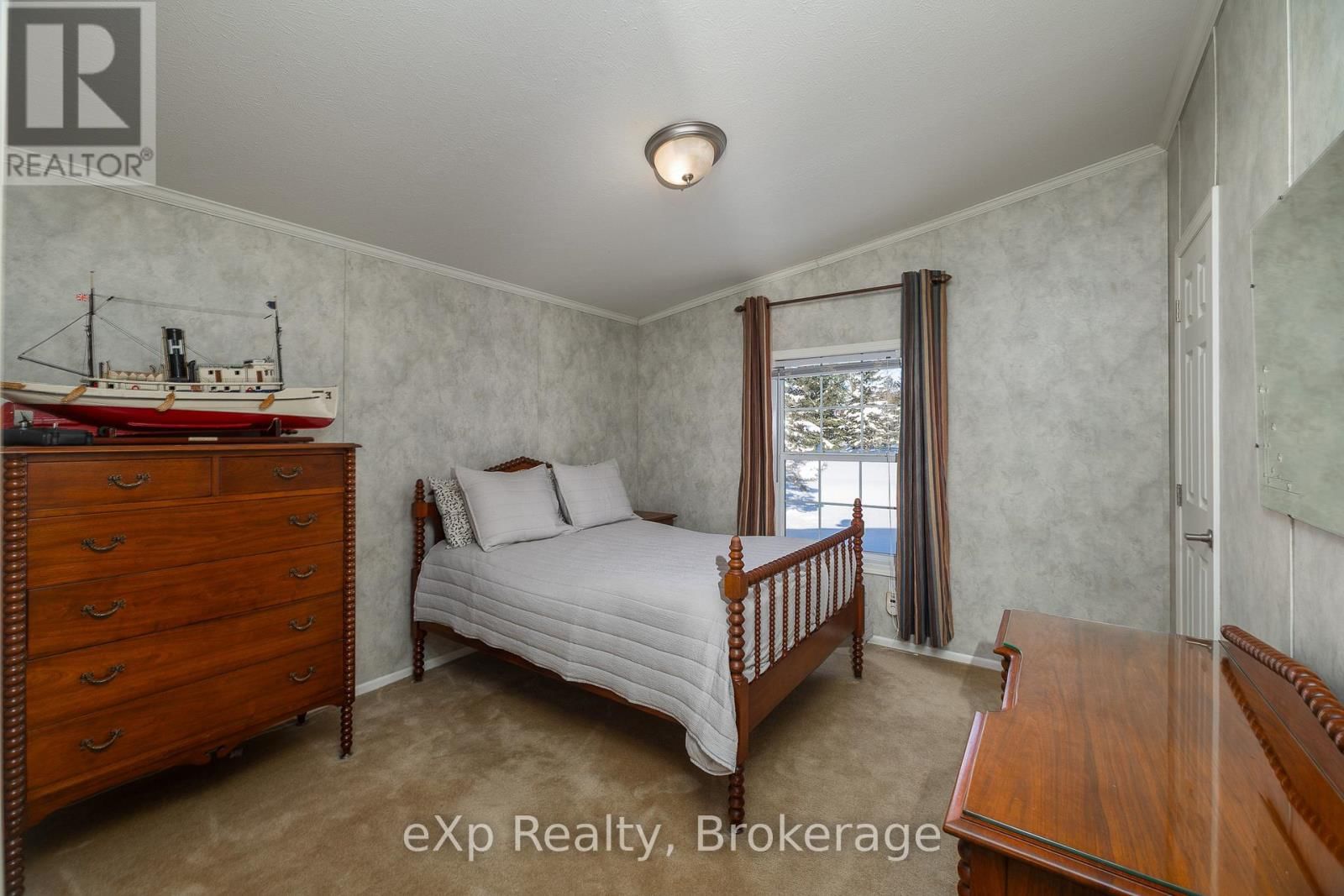 110 ROSEWOOD DRIVE Image 15