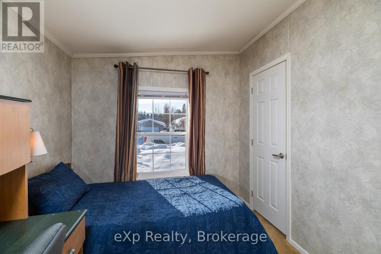 110 ROSEWOOD DRIVE Image 18