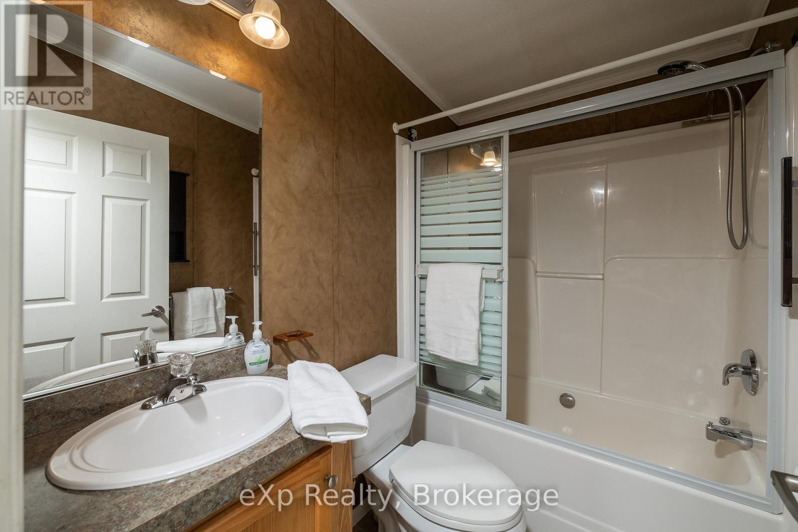 110 ROSEWOOD DRIVE Image 20