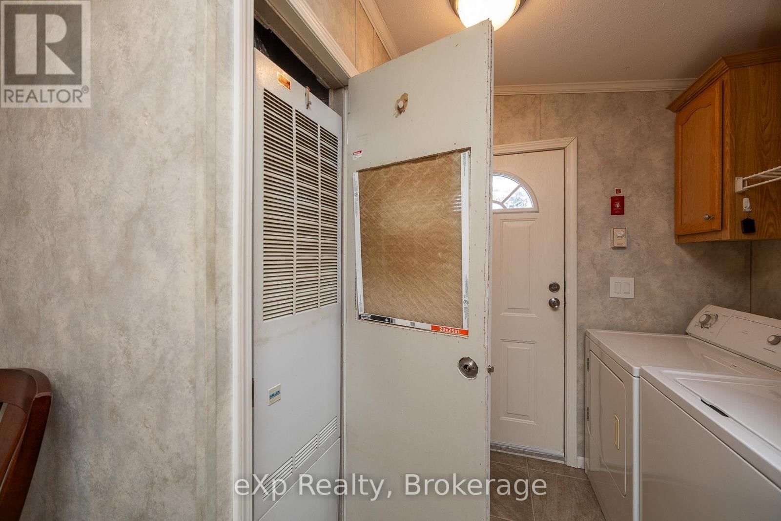 110 ROSEWOOD DRIVE Image 22