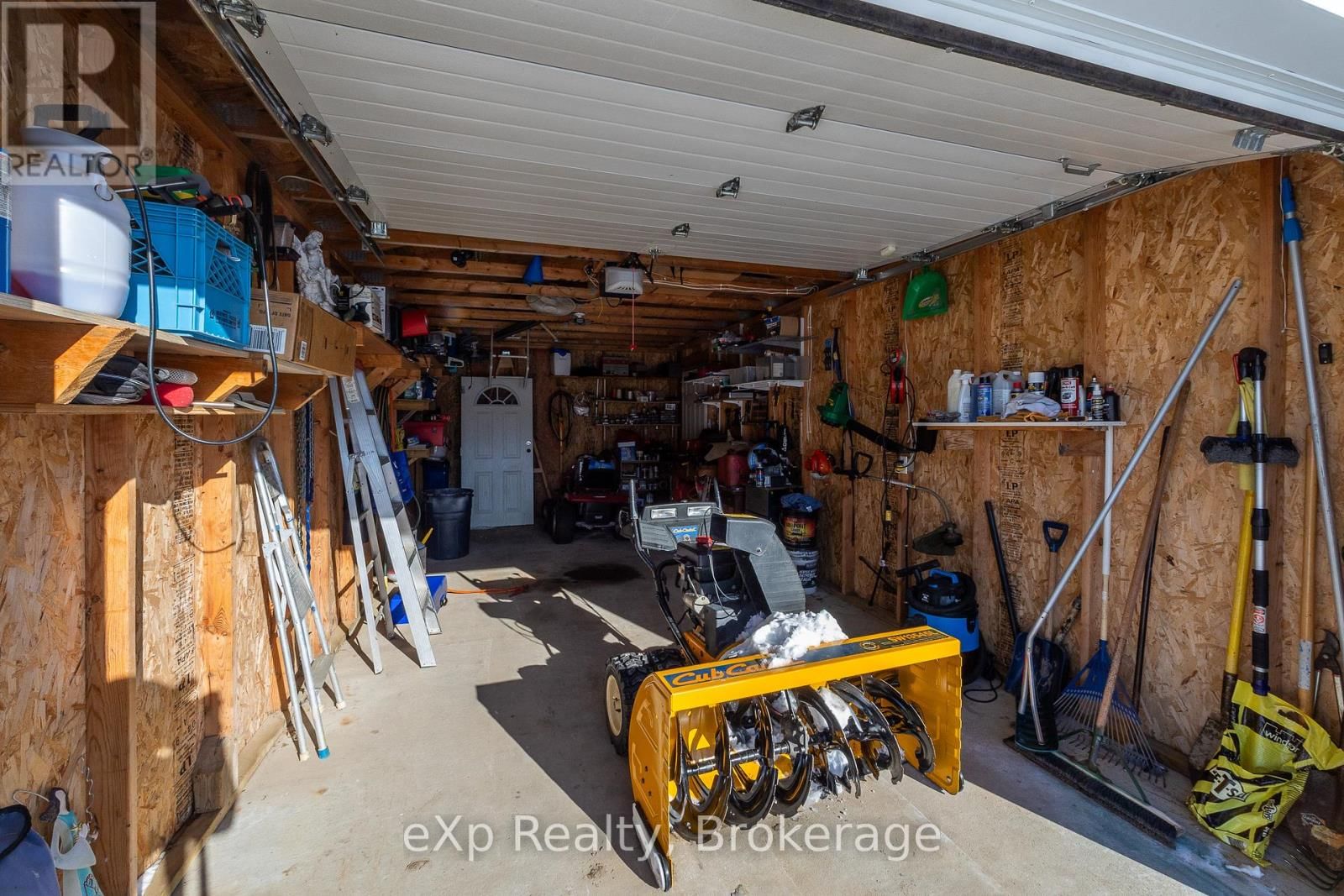 110 ROSEWOOD DRIVE Image 23