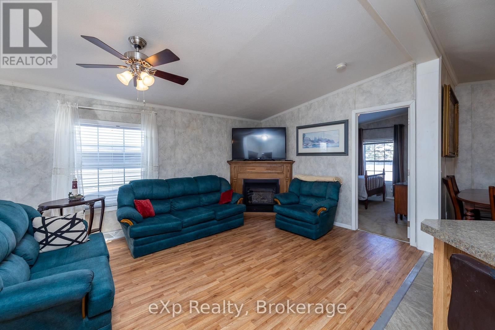 110 ROSEWOOD DRIVE Image 5