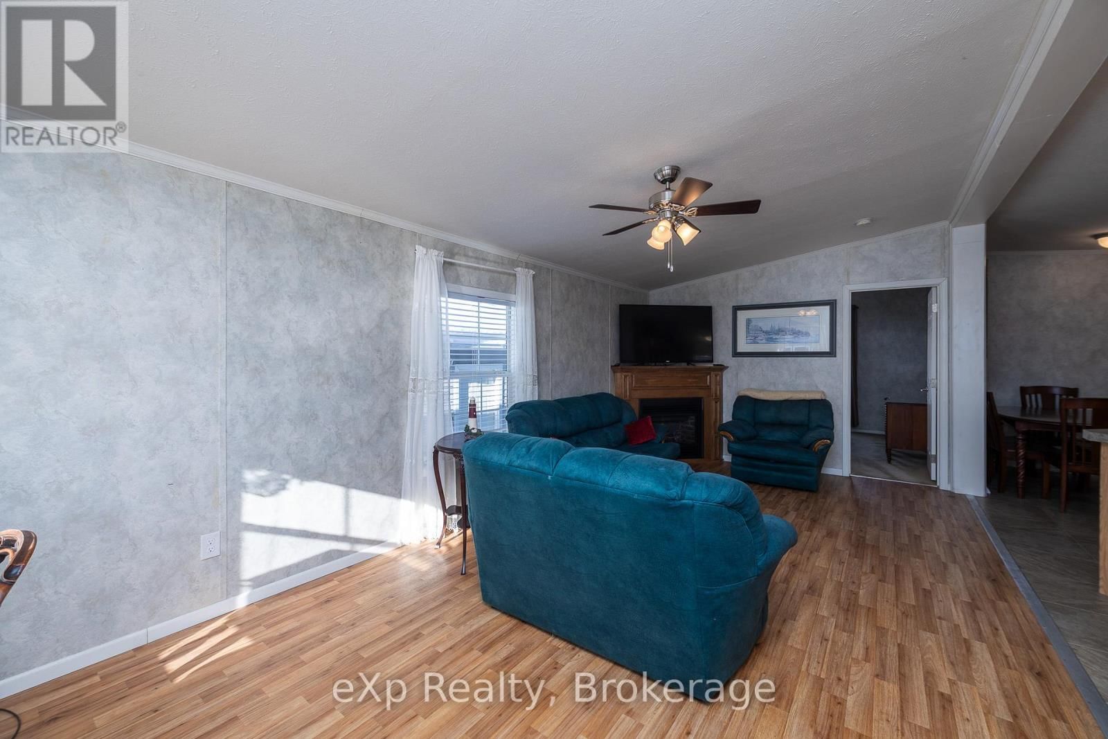 110 ROSEWOOD DRIVE Image 6