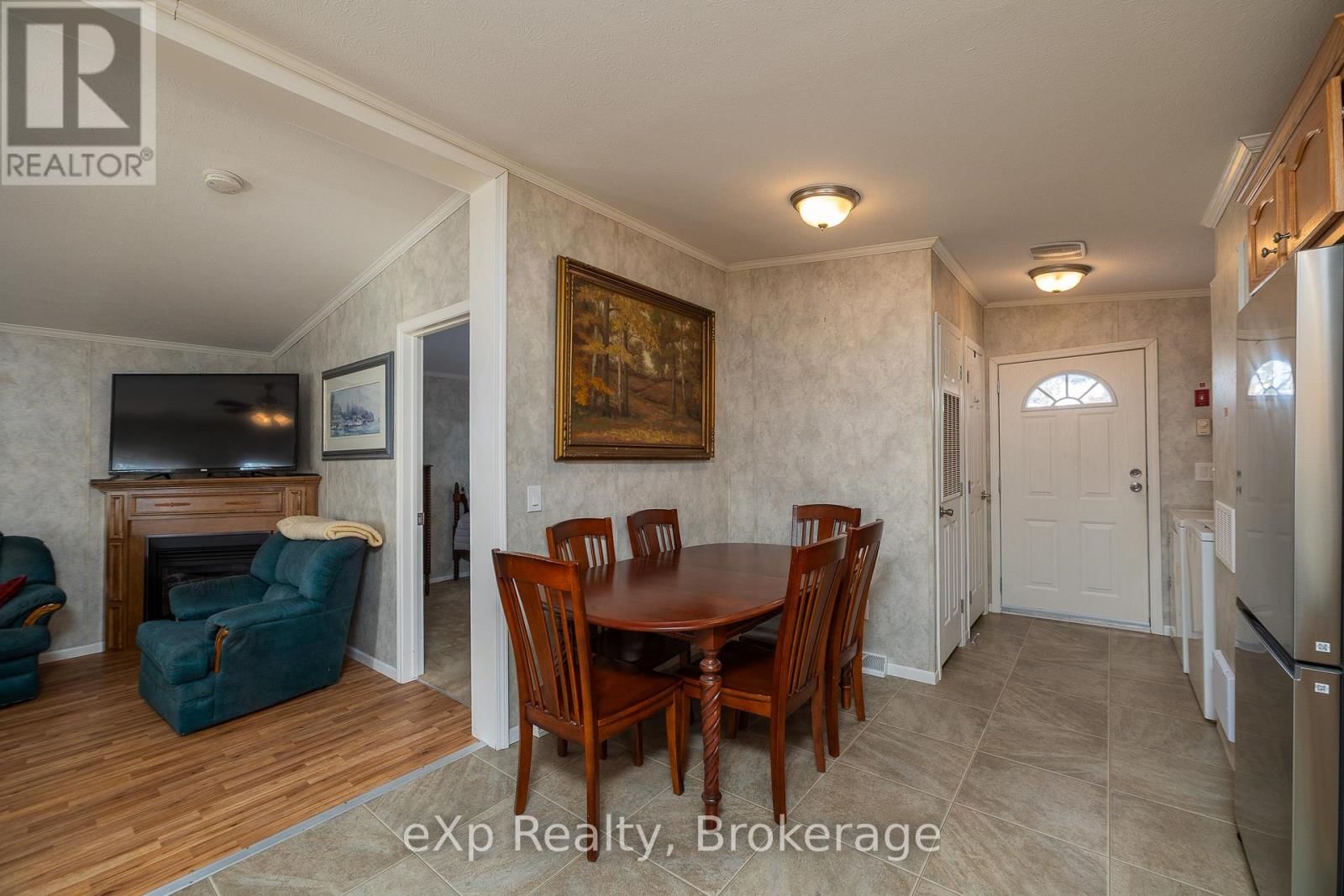 110 ROSEWOOD DRIVE Image 8