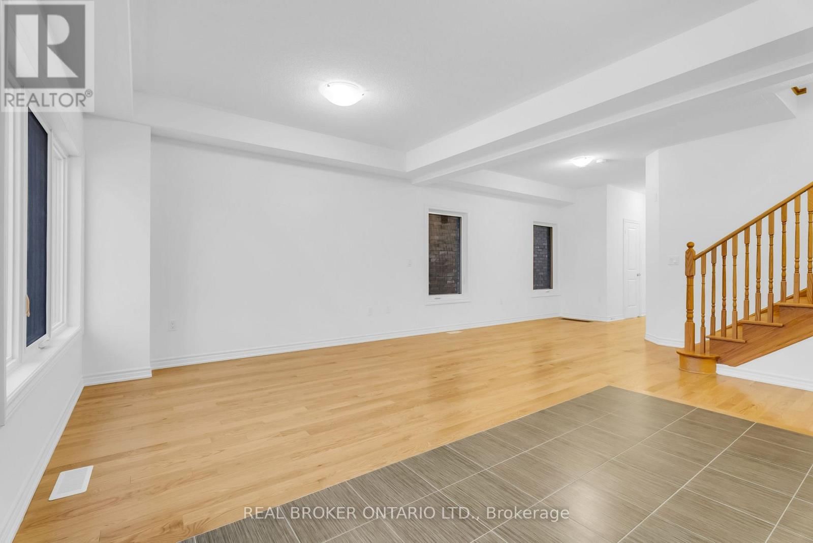 398 VANDUSEN AVENUE Image 13