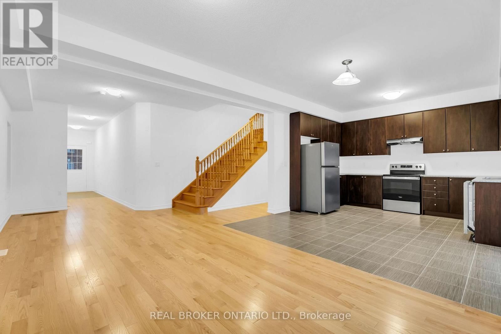 398 VANDUSEN AVENUE Image 15