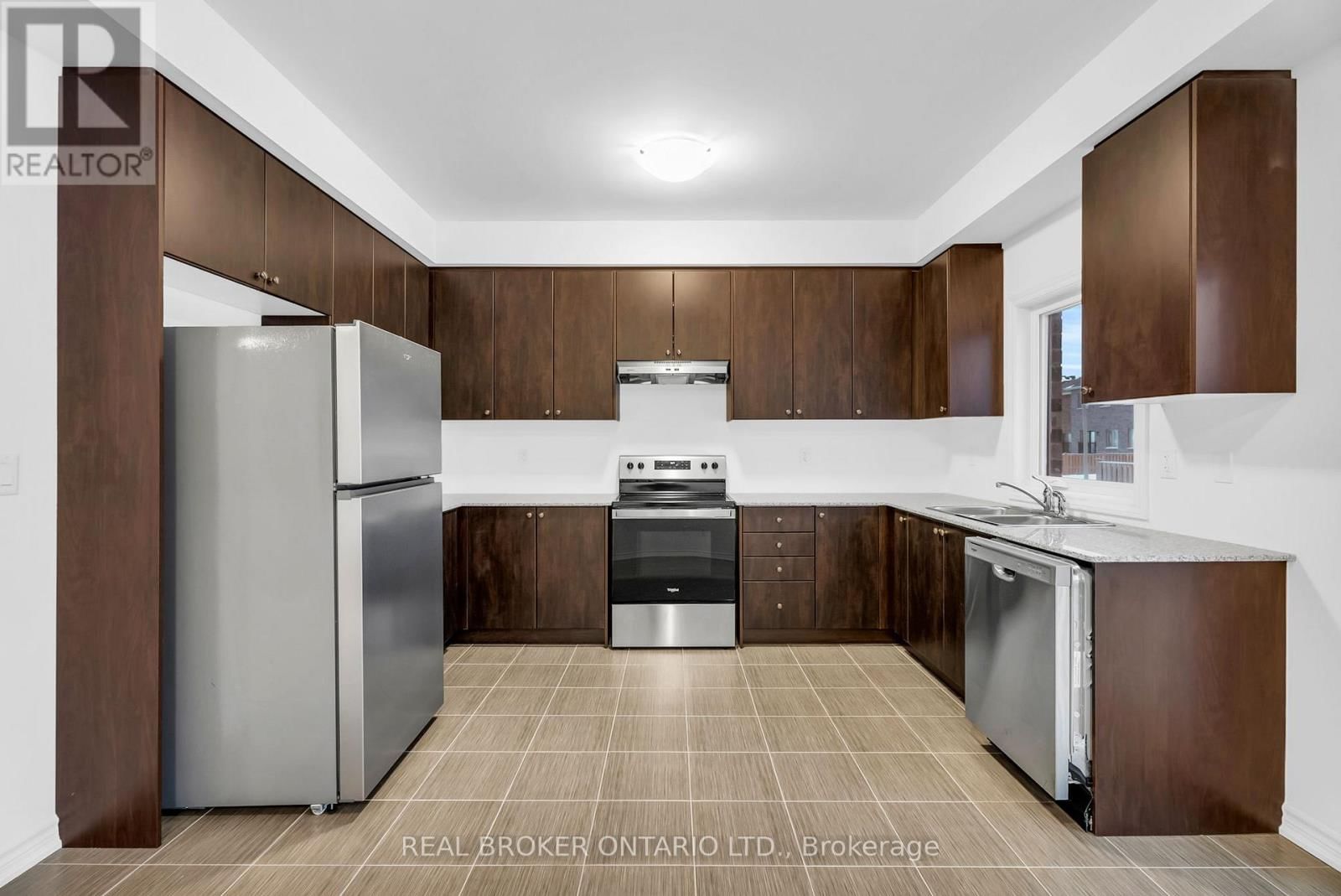 398 VANDUSEN AVENUE Image 18