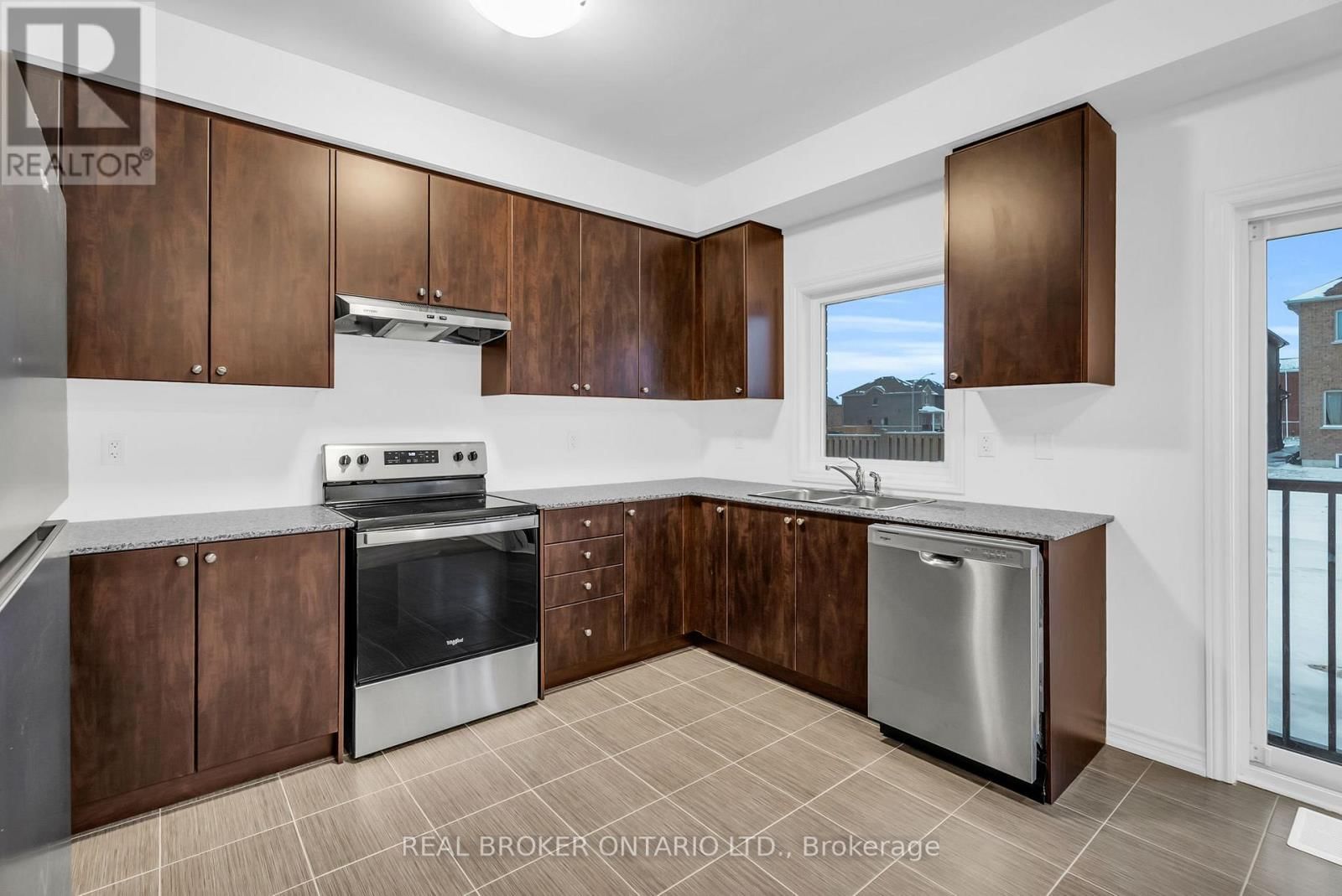 398 VANDUSEN AVENUE Image 20