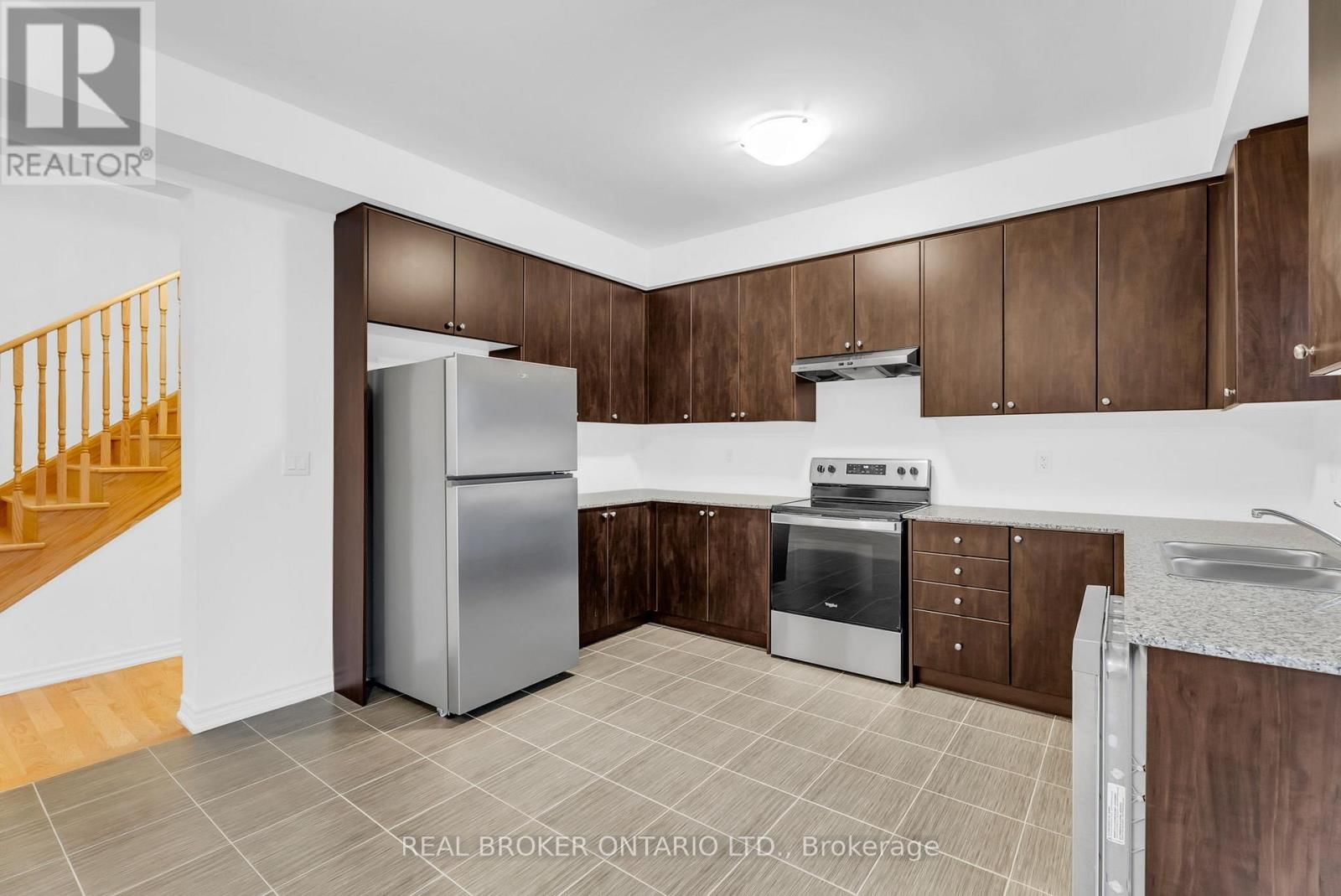 398 VANDUSEN AVENUE Image 21