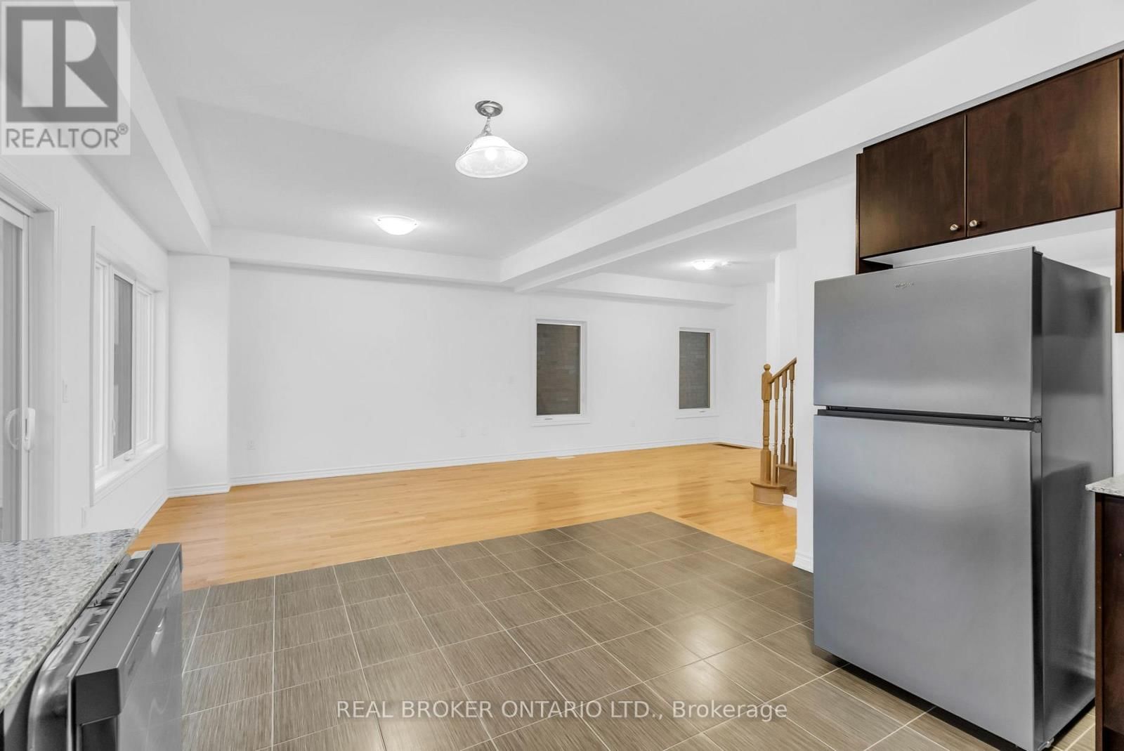 398 VANDUSEN AVENUE Image 22