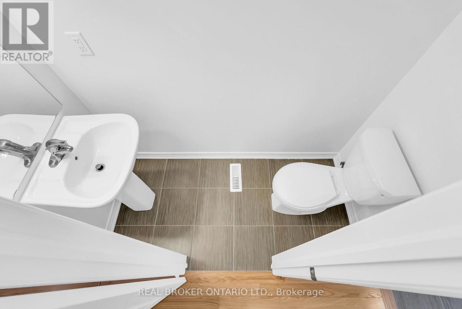 398 VANDUSEN AVENUE Image 23