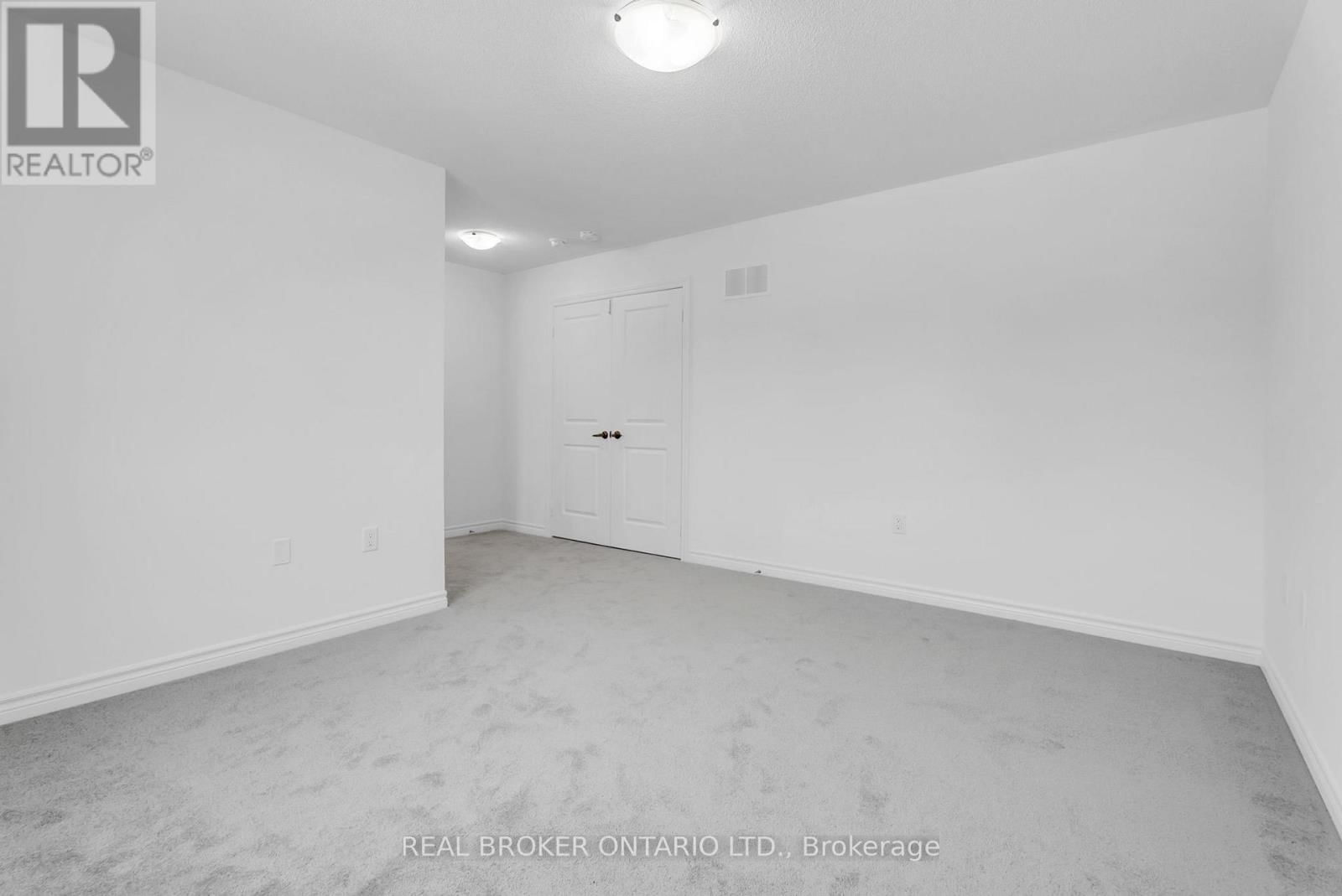 398 VANDUSEN AVENUE Image 28