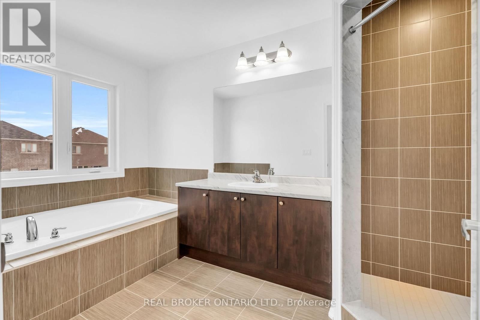 398 VANDUSEN AVENUE Image 29