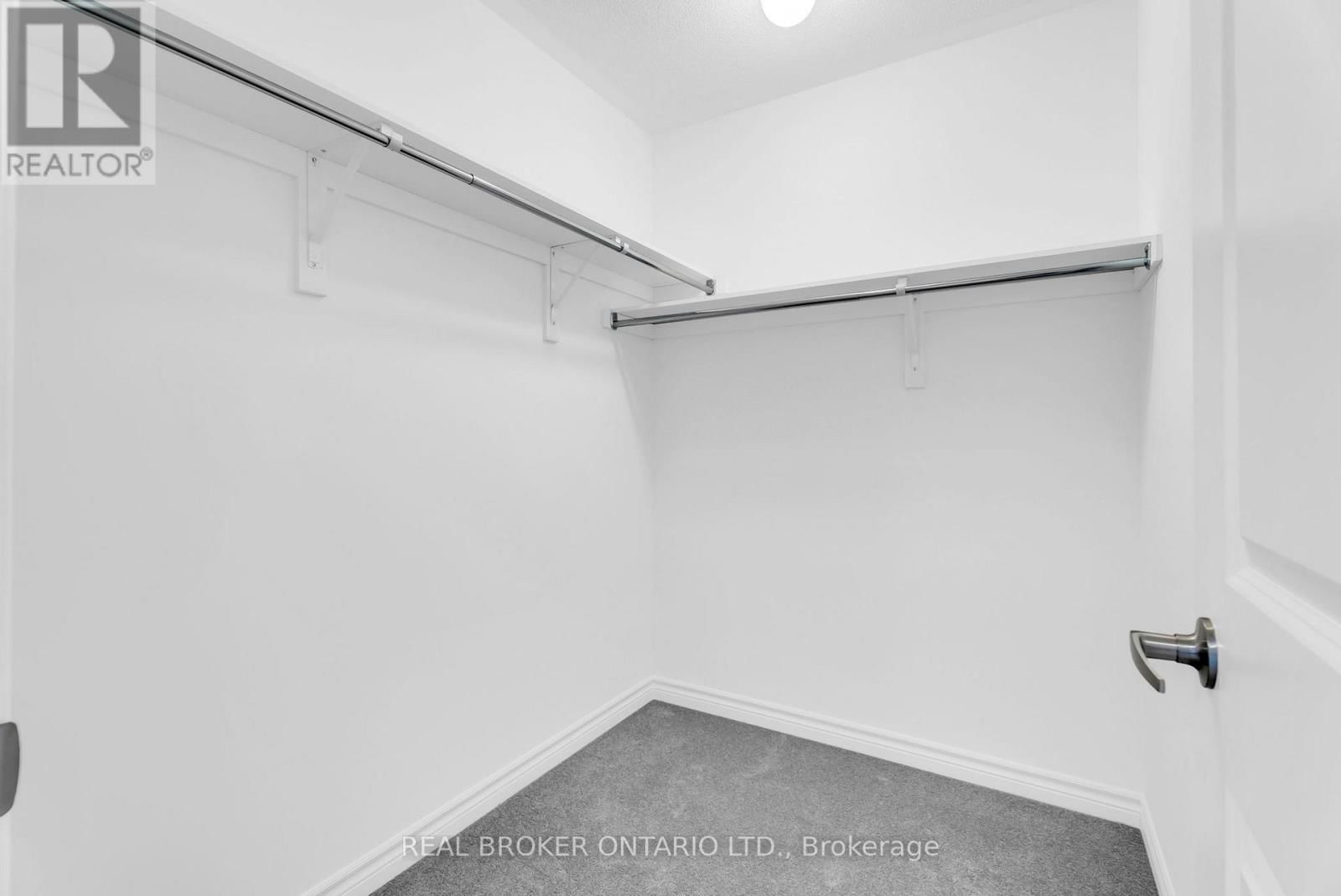 398 VANDUSEN AVENUE Image 31