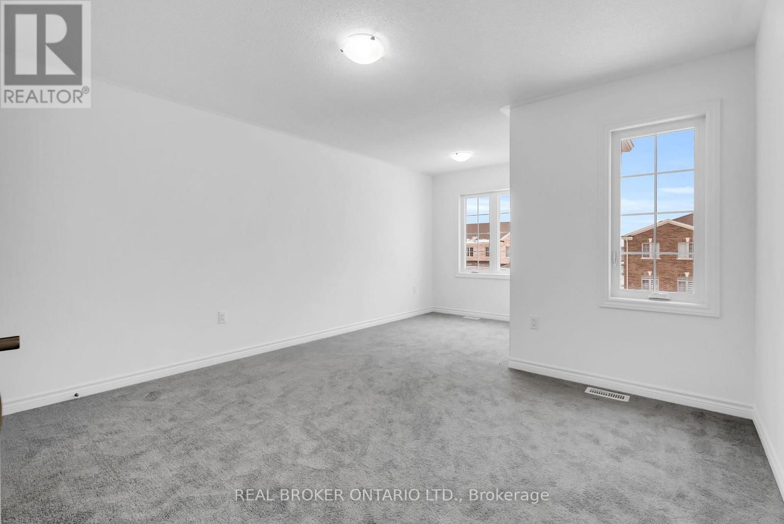 398 VANDUSEN AVENUE Image 32