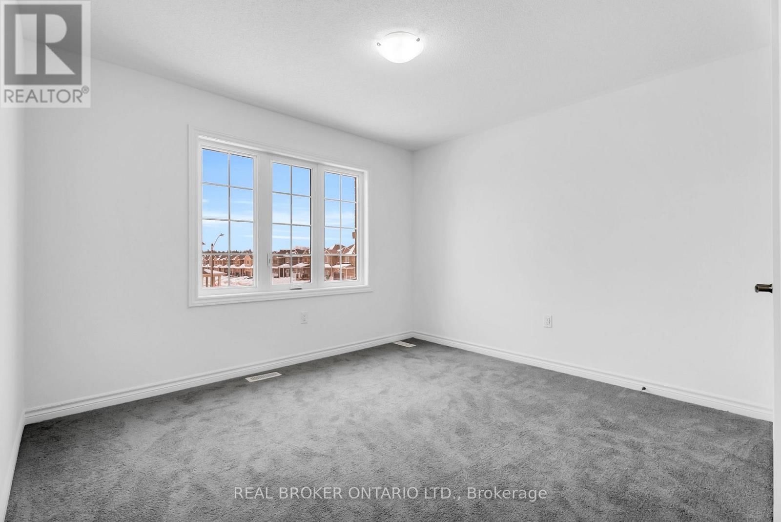 398 VANDUSEN AVENUE Image 37