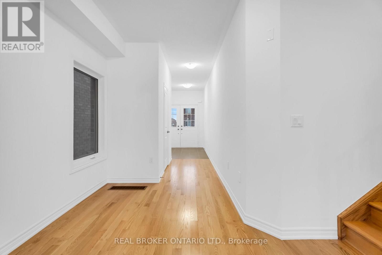 398 VANDUSEN AVENUE Image 6