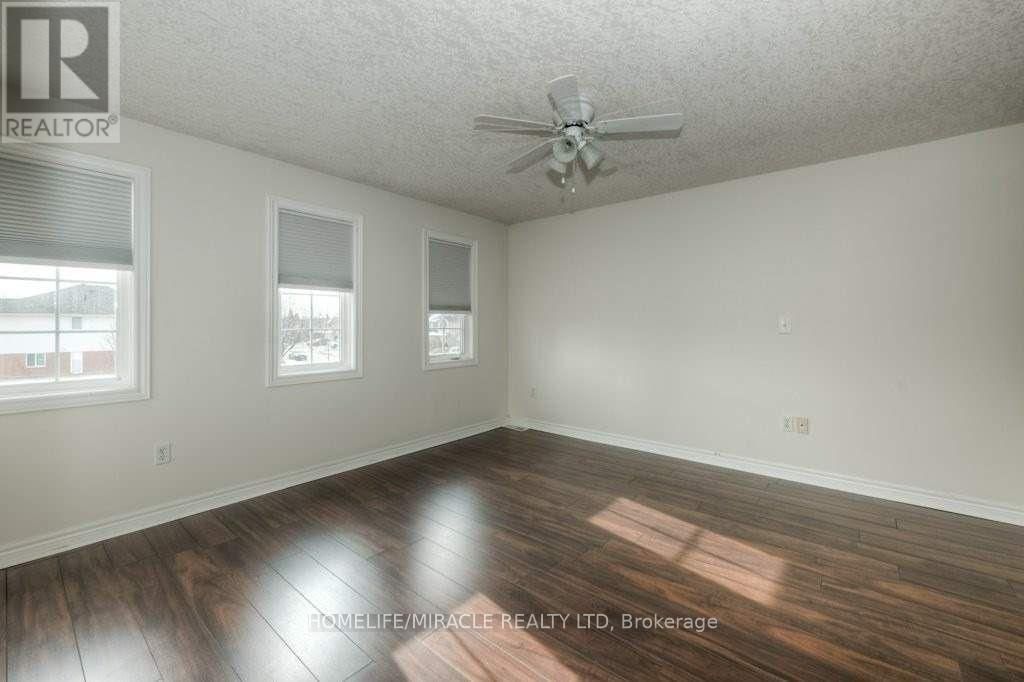 84 CRAWFORD CRESCENT Image 14