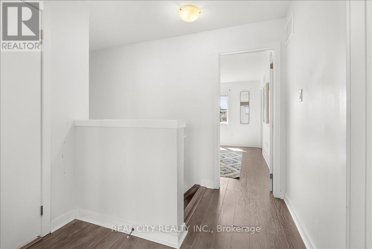 26 CRAFTER CRESCENT Image 18