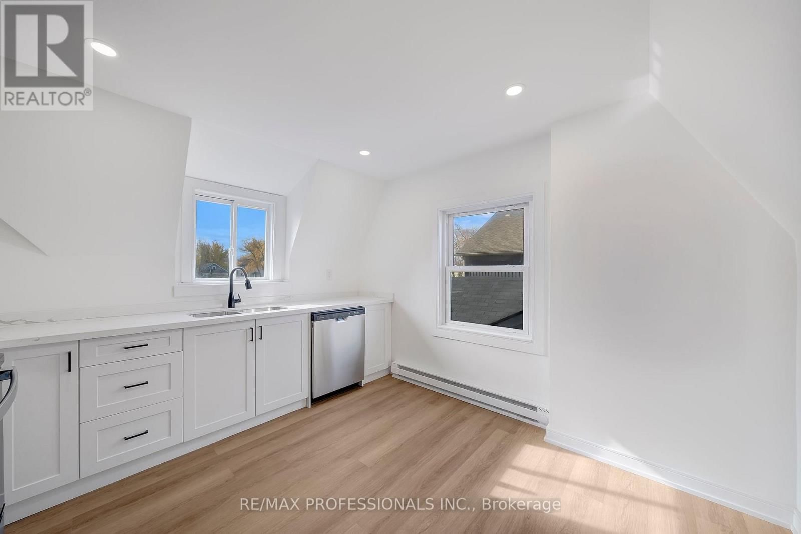 27 OAKDALE AVENUE Image 13