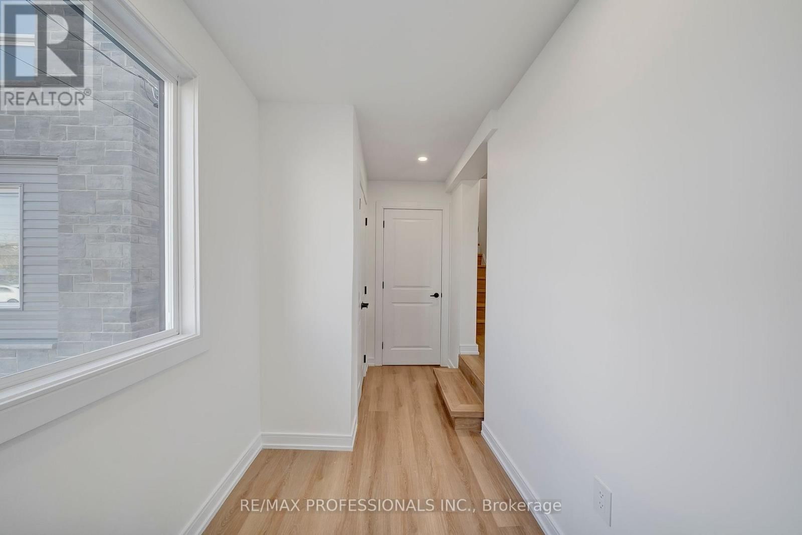 27 OAKDALE AVENUE Image 2