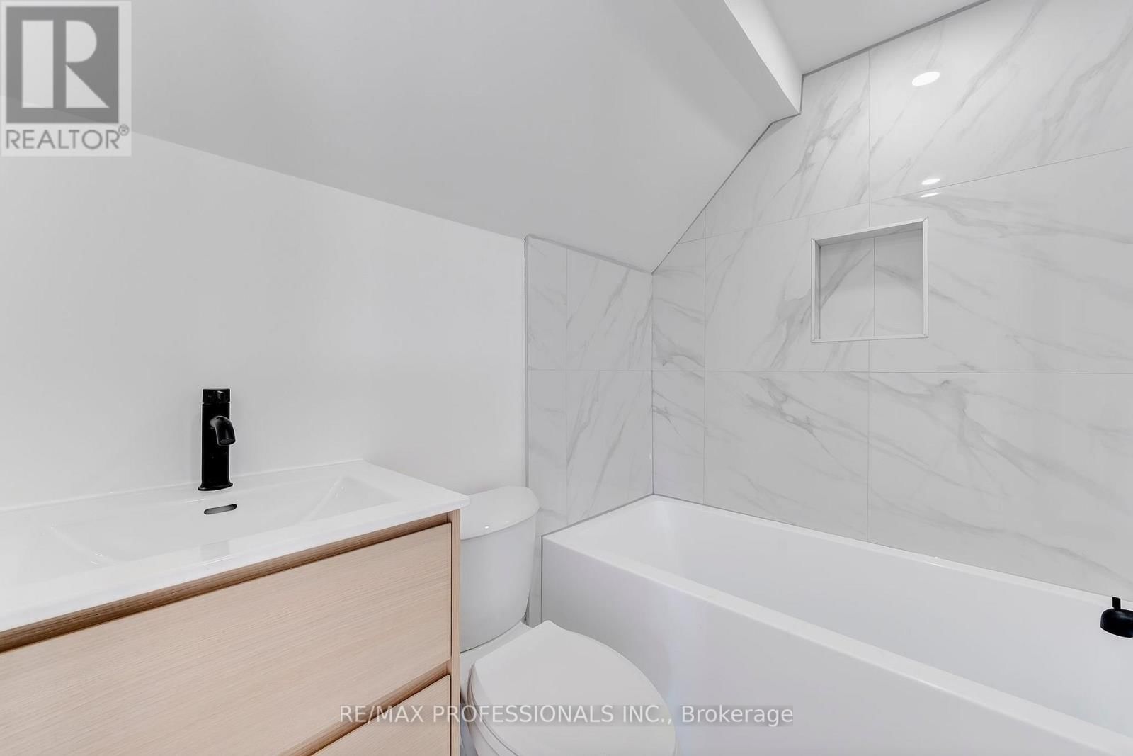 27 OAKDALE AVENUE Image 8