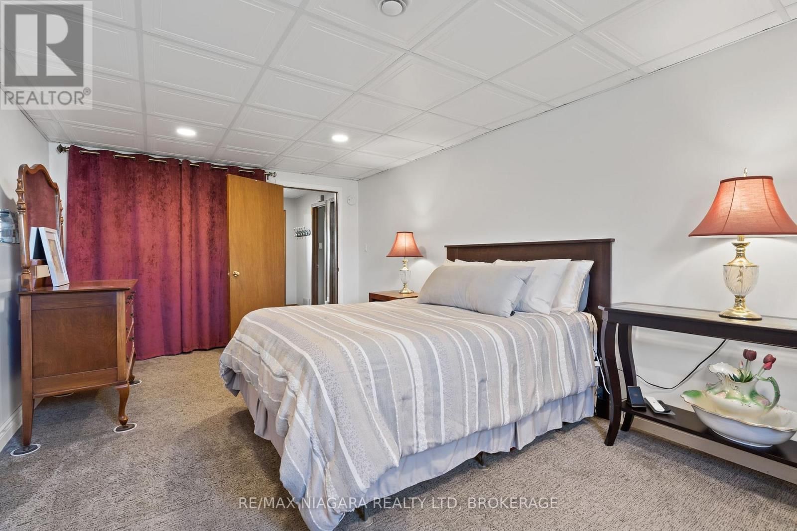 7847 SWAN STREET Image 23