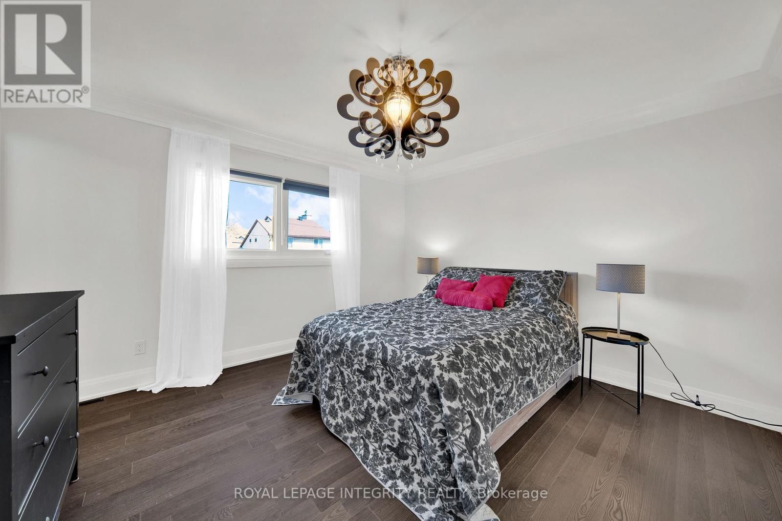 9 BELLFIELD STREET Image 20