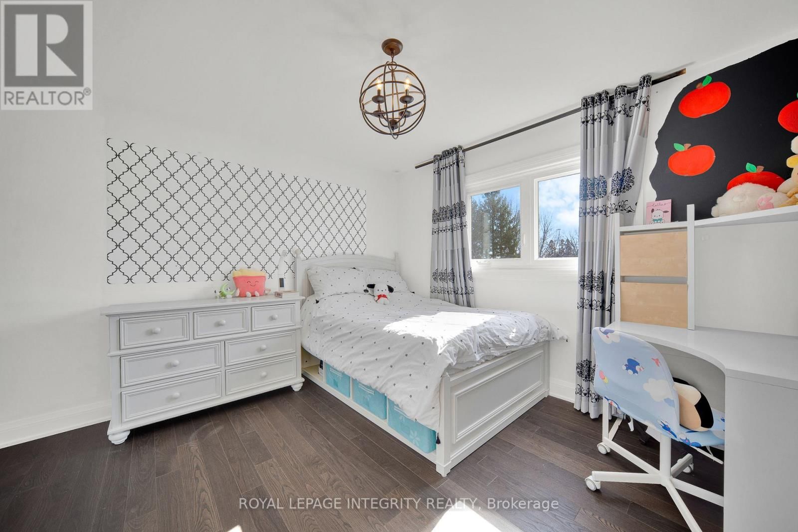 9 BELLFIELD STREET Image 24