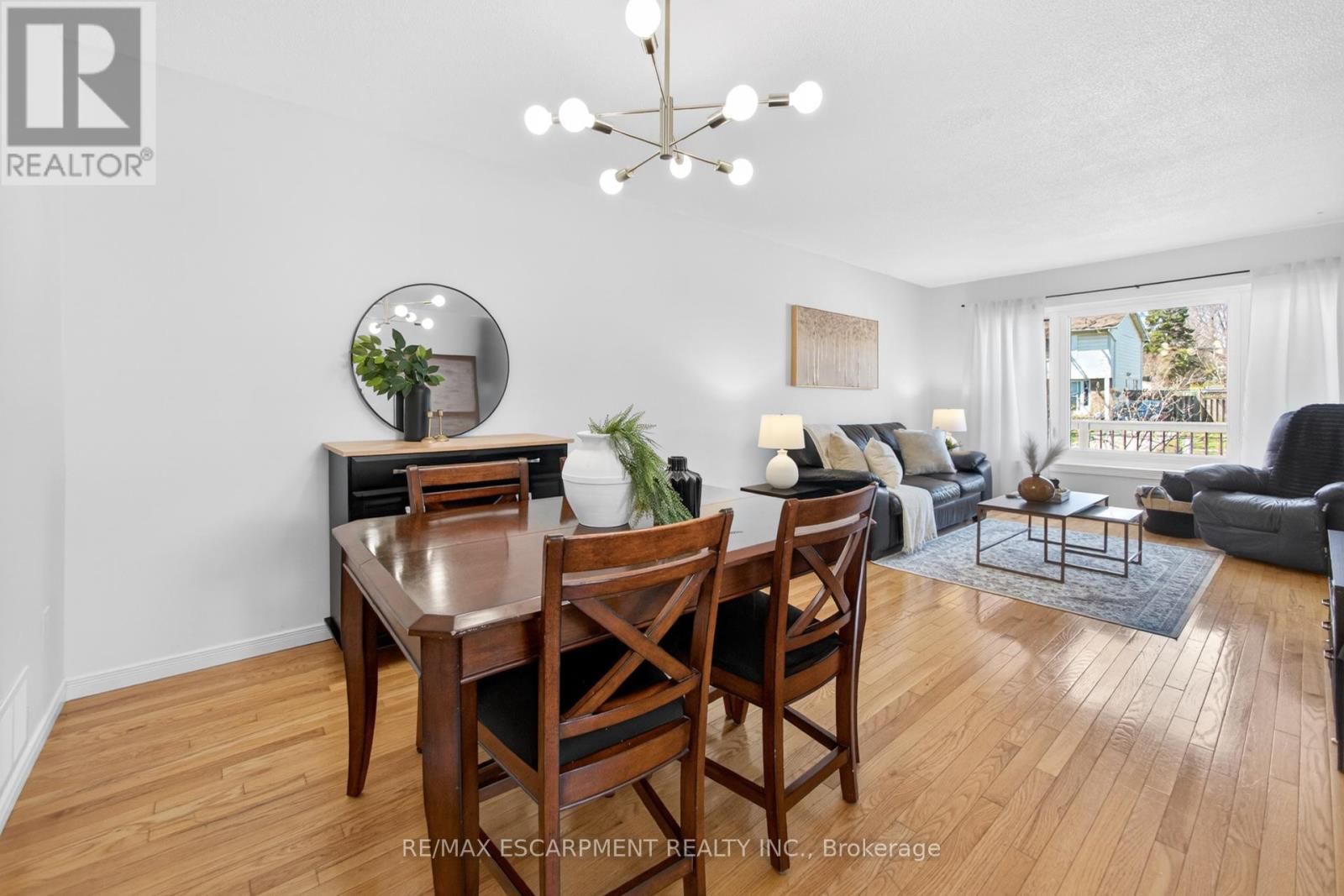 28 GOLDEN ORCHARD DRIVE Image 10