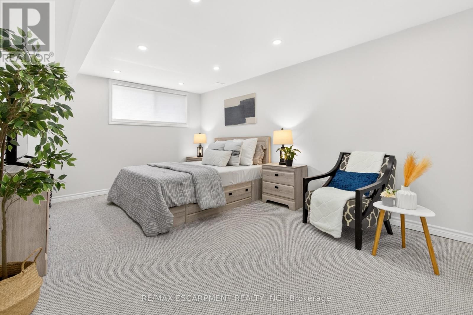 28 GOLDEN ORCHARD DRIVE Image 27