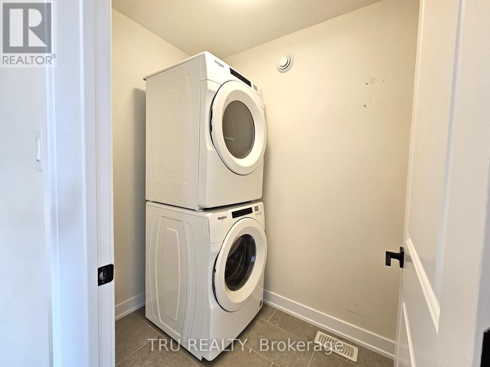 146 WALLACE STREET Image 24