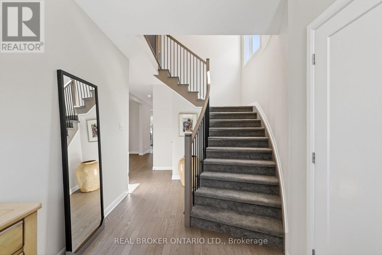 548 ANCHOR CIRCLE Image 4