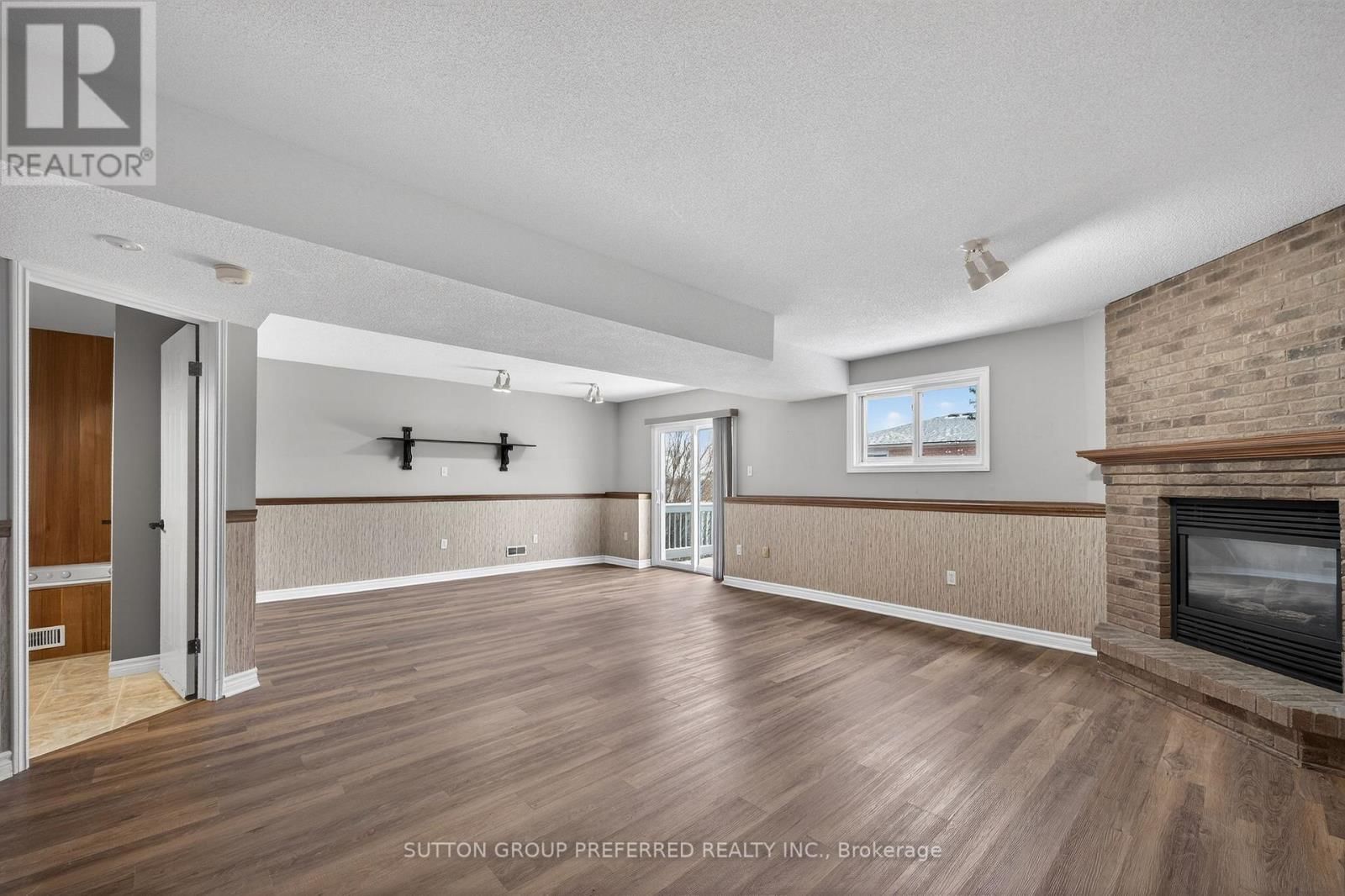 94 KRISTINA CRESCENT Image 32