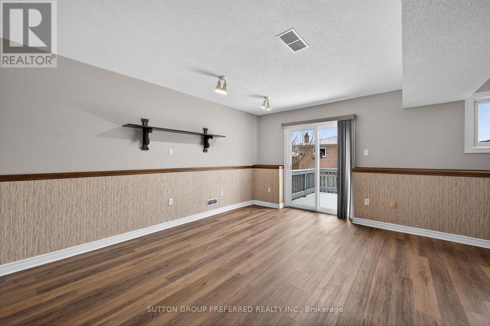 94 KRISTINA CRESCENT Image 33