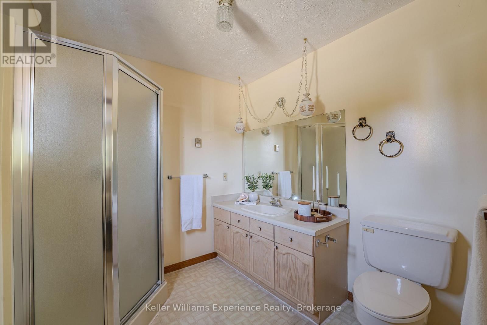 498 8TH AVENUE EAST Image 23