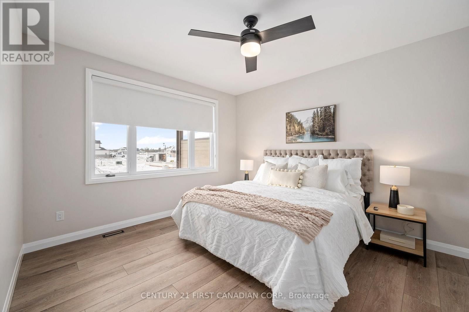 11 - 32 POSTMA CRESCENT Image 19