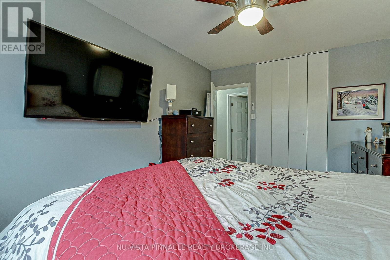 286 PANORAMA CRESCENT Image 24